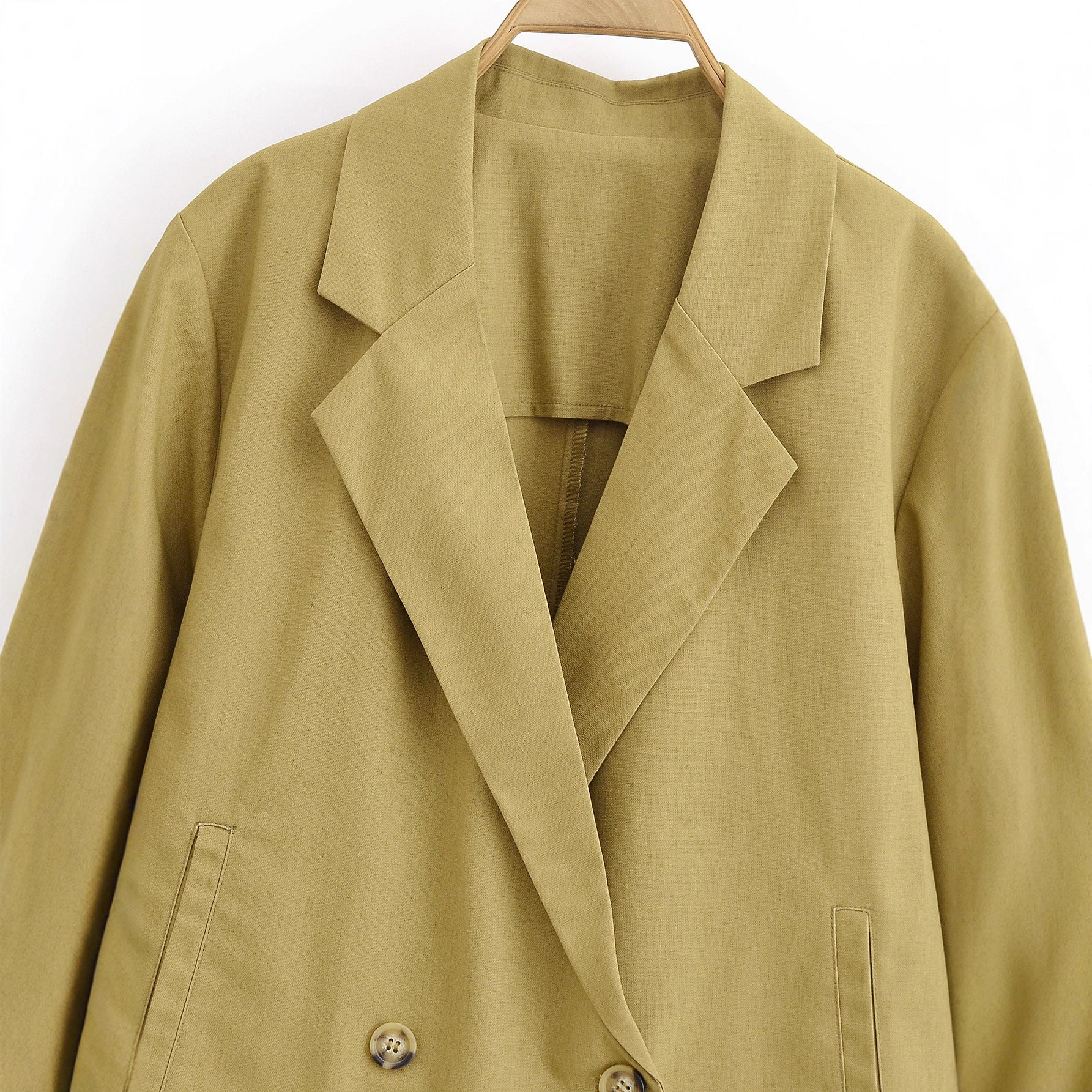 Stylish cropped blazer for women