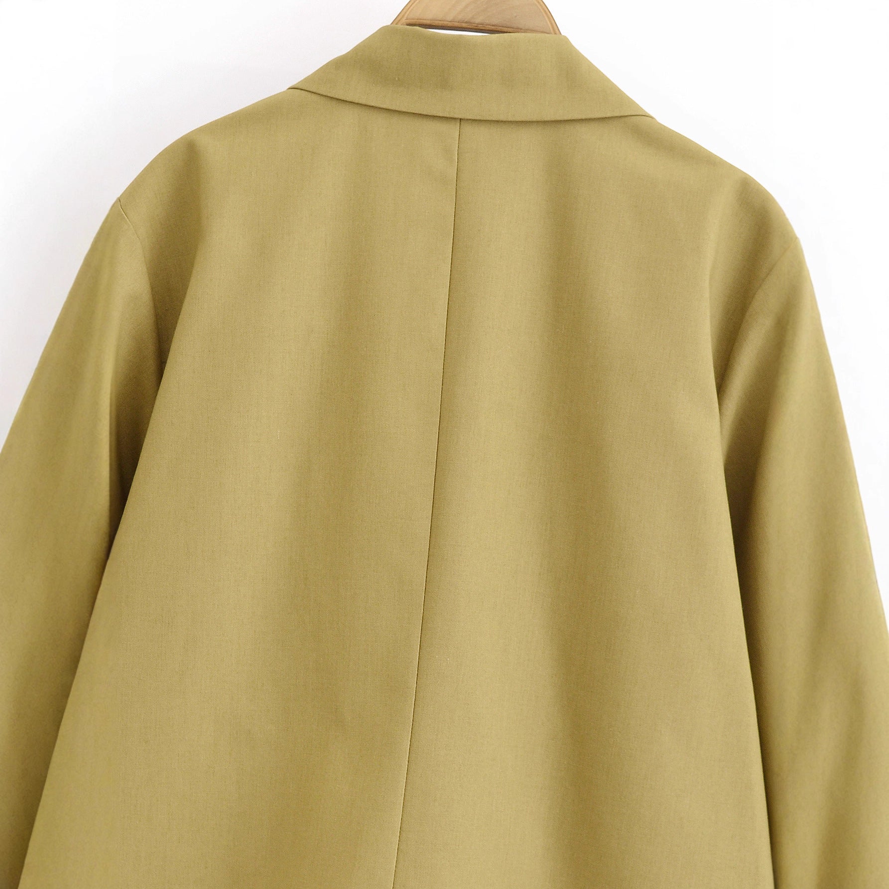 Stylish cropped blazer for women